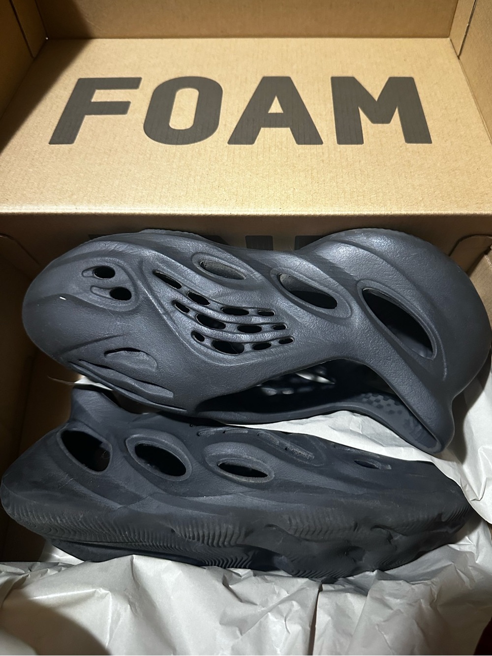 Yeezy Foam Runners — Black 🖤